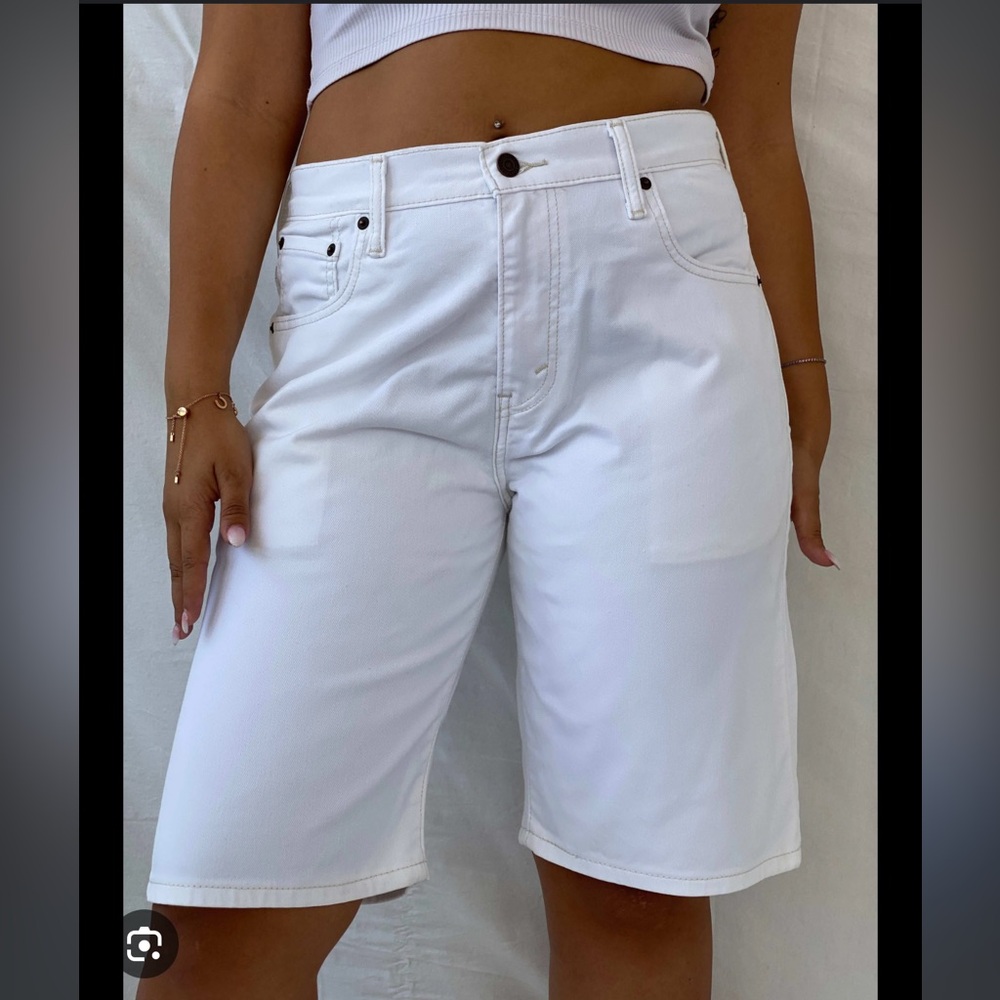 Levi 569 White Jean Shorts 2 Way Comfort Stretch Waist 29 Men’s or Women’s